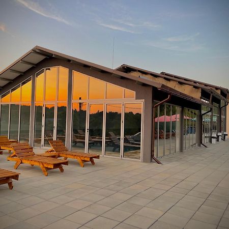 Aquacool Hotel Crasna  Bagian luar foto