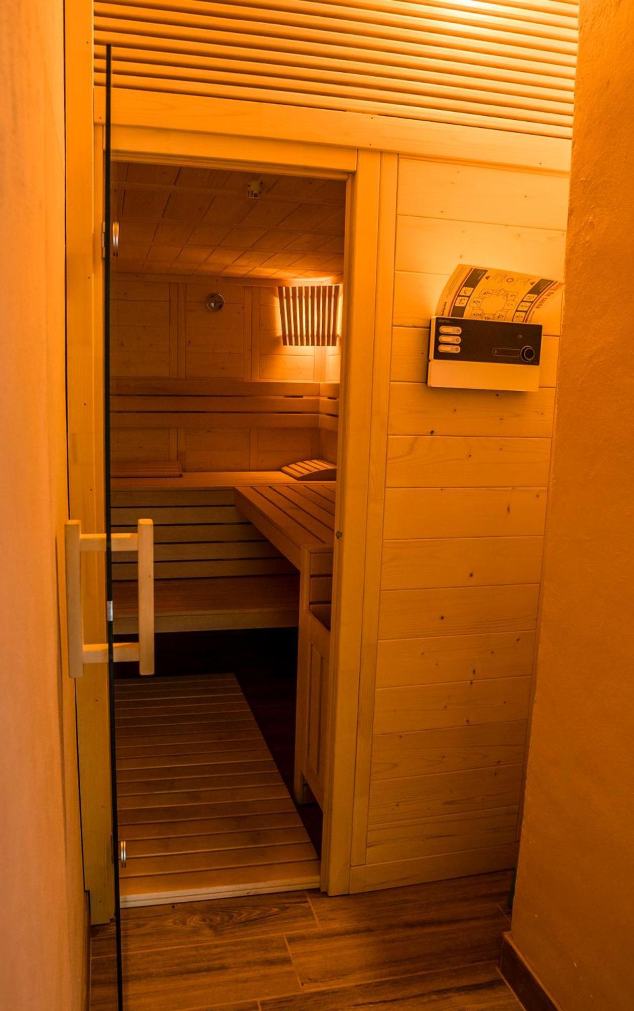 Aquacool Hotel Crasna  Bagian luar foto